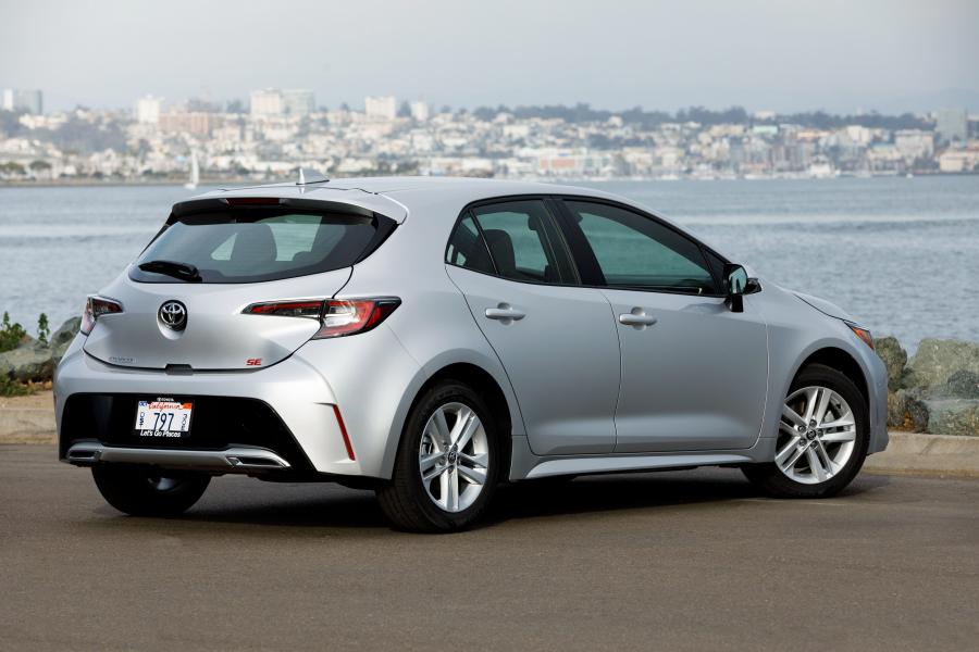  Toyota Corolla SE Hatchback 2018 года  (NA) (фото 10 из 30)
